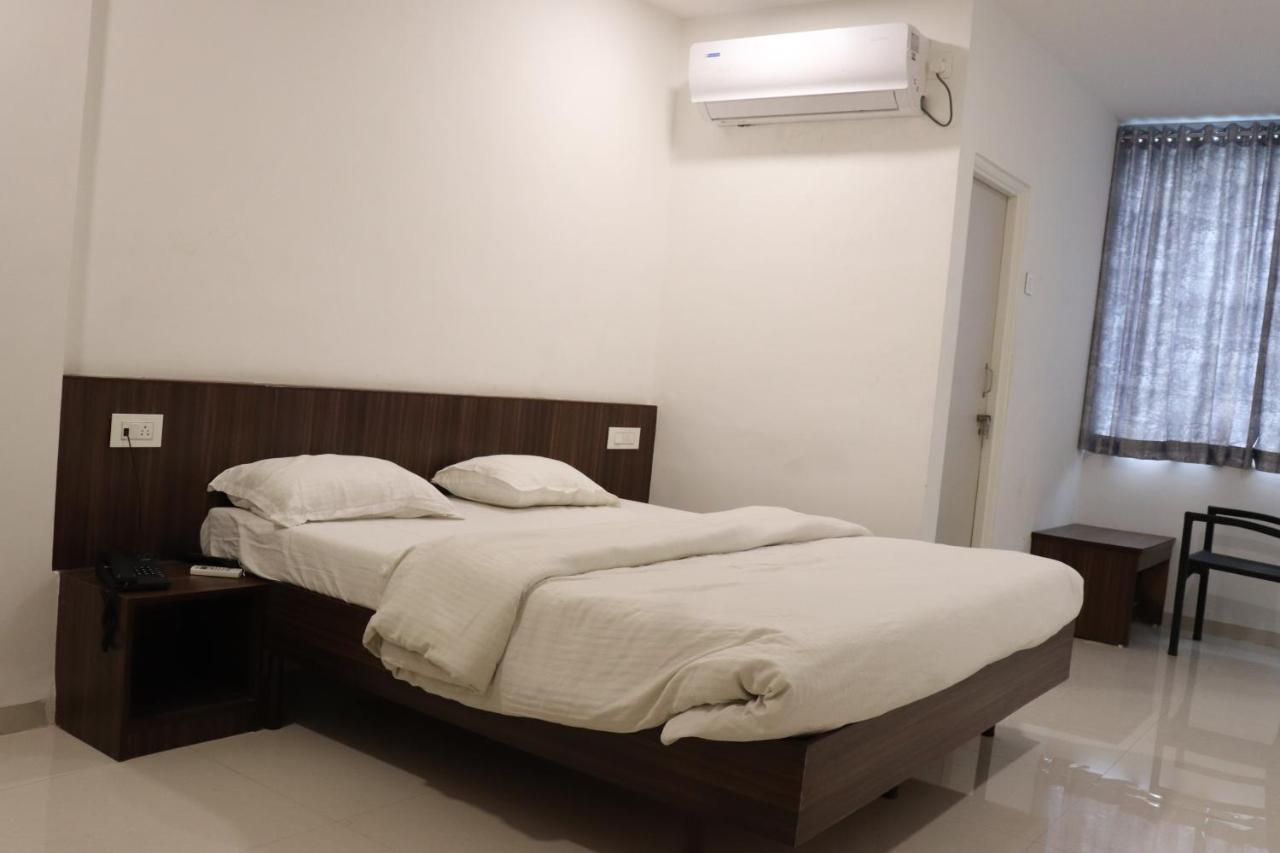 Hotel New Samrat Αουρανγκαμπάντ Εξωτερικό φωτογραφία